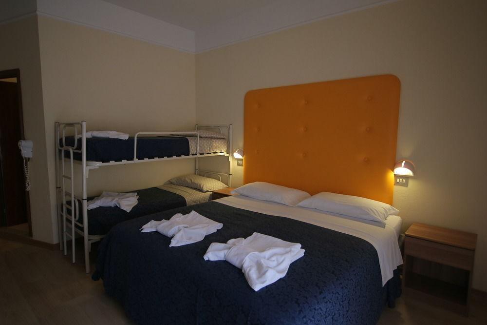 Hotel Dom Milano Marittima Eksteriør bilde