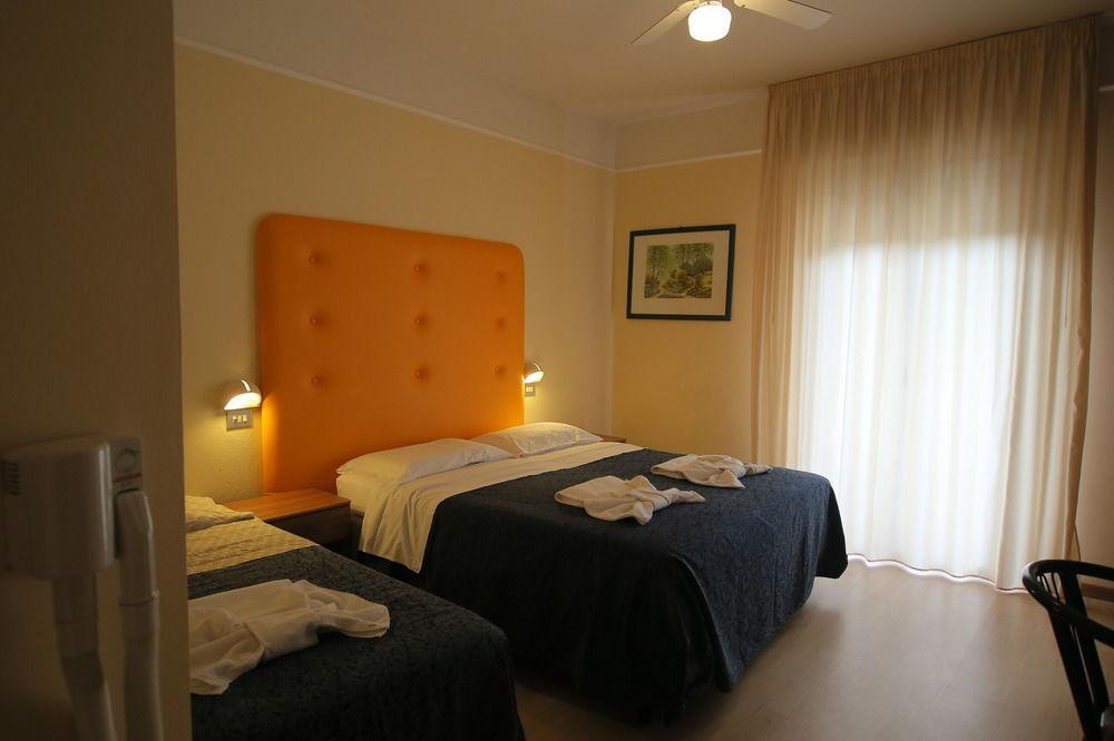 Hotel Dom Milano Marittima Eksteriør bilde