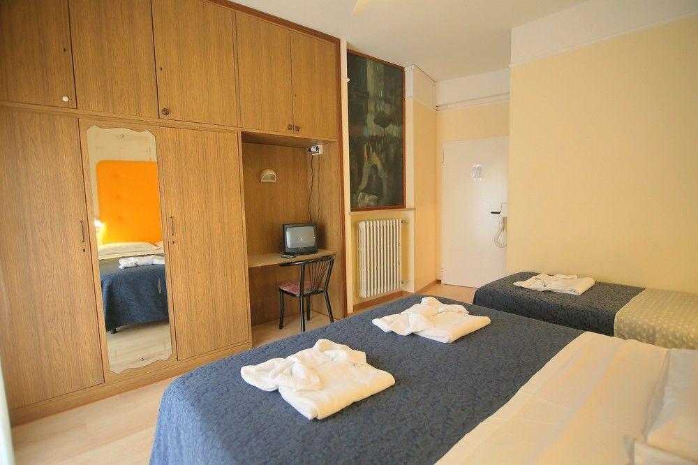 Hotel Dom Milano Marittima Eksteriør bilde